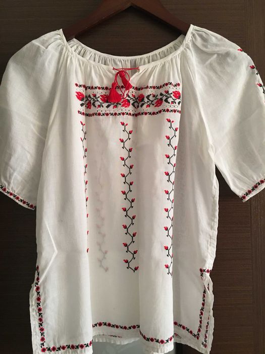 батистова вишиванка на дівчинку