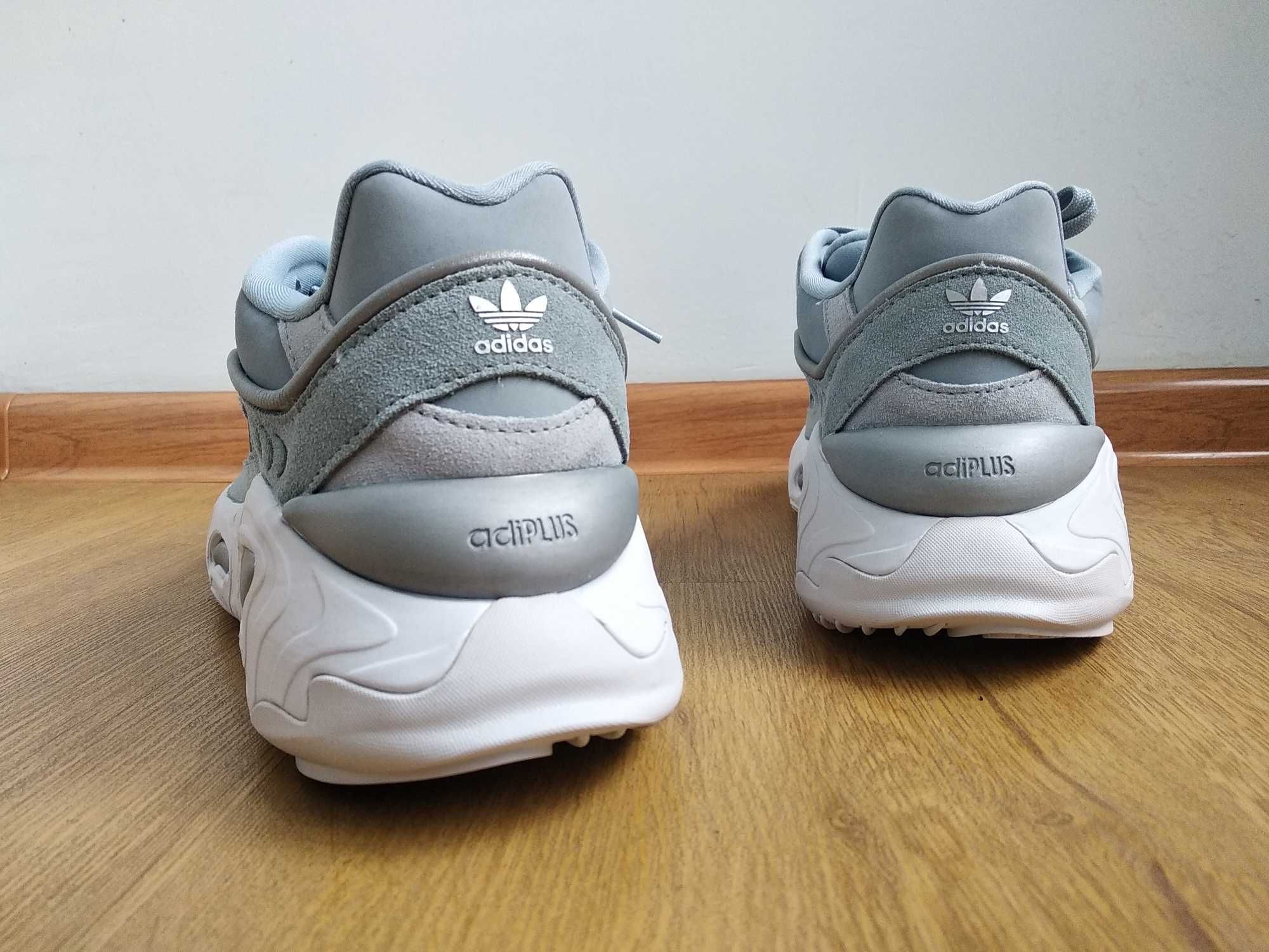 Кроссовки Adidas Oznova. Светло серые. Новые. 27,5см