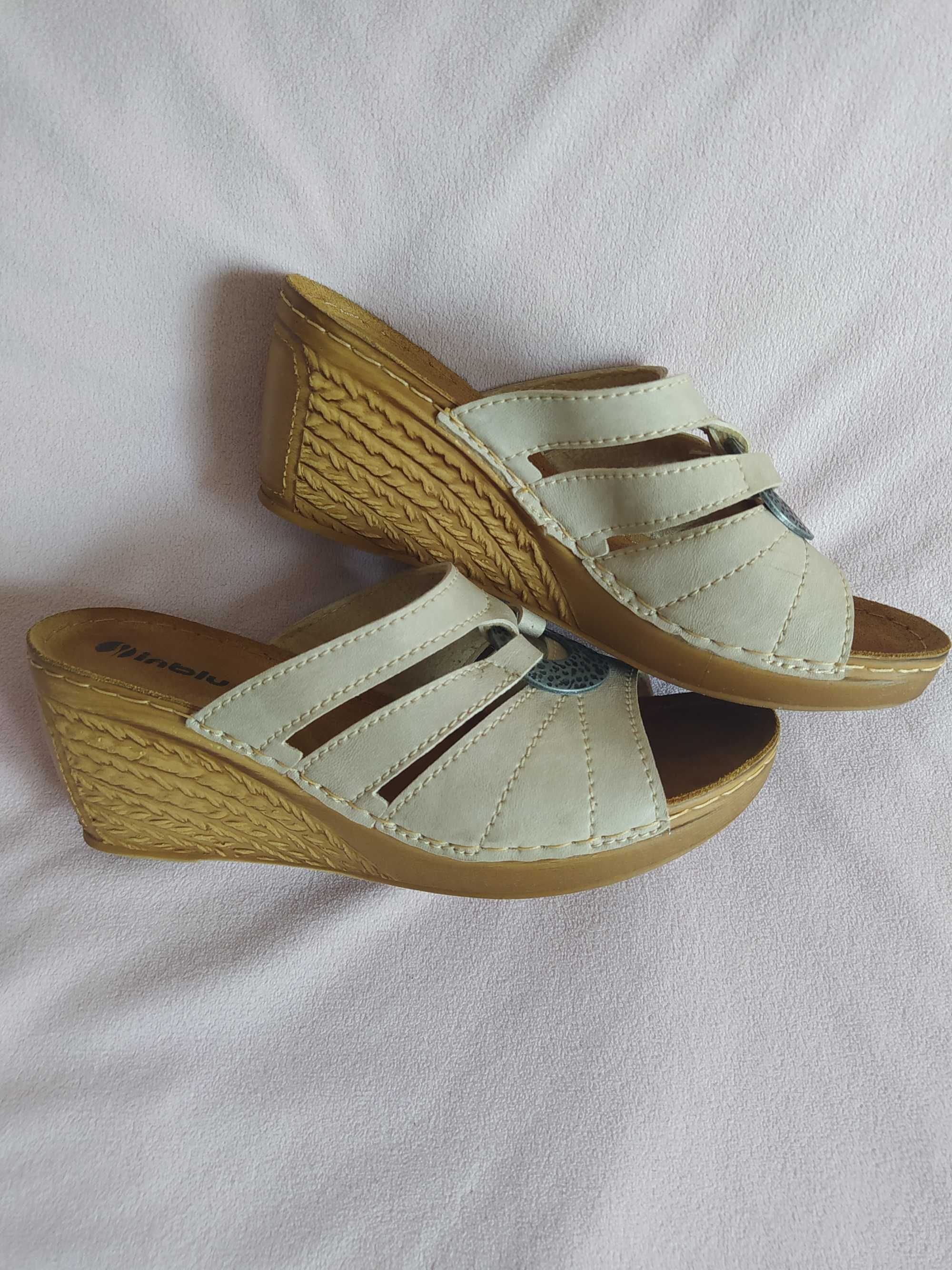 Sandały klapki na koturnach Inblu r. 38 wkl 24cm