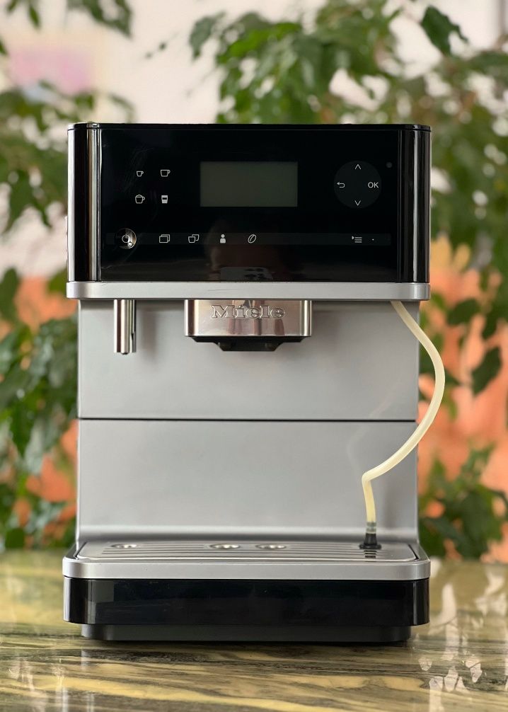 Кавоварка кавомашина преміум класу Міле Miele CM 6300