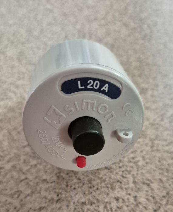 Wkrętowy wyłącznik instalacyjny