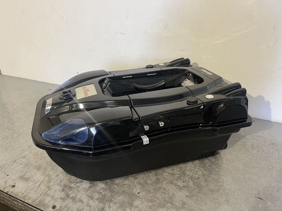 Lodka zanetowa botman leader gps akumulatory 4x  PO SERWISIE