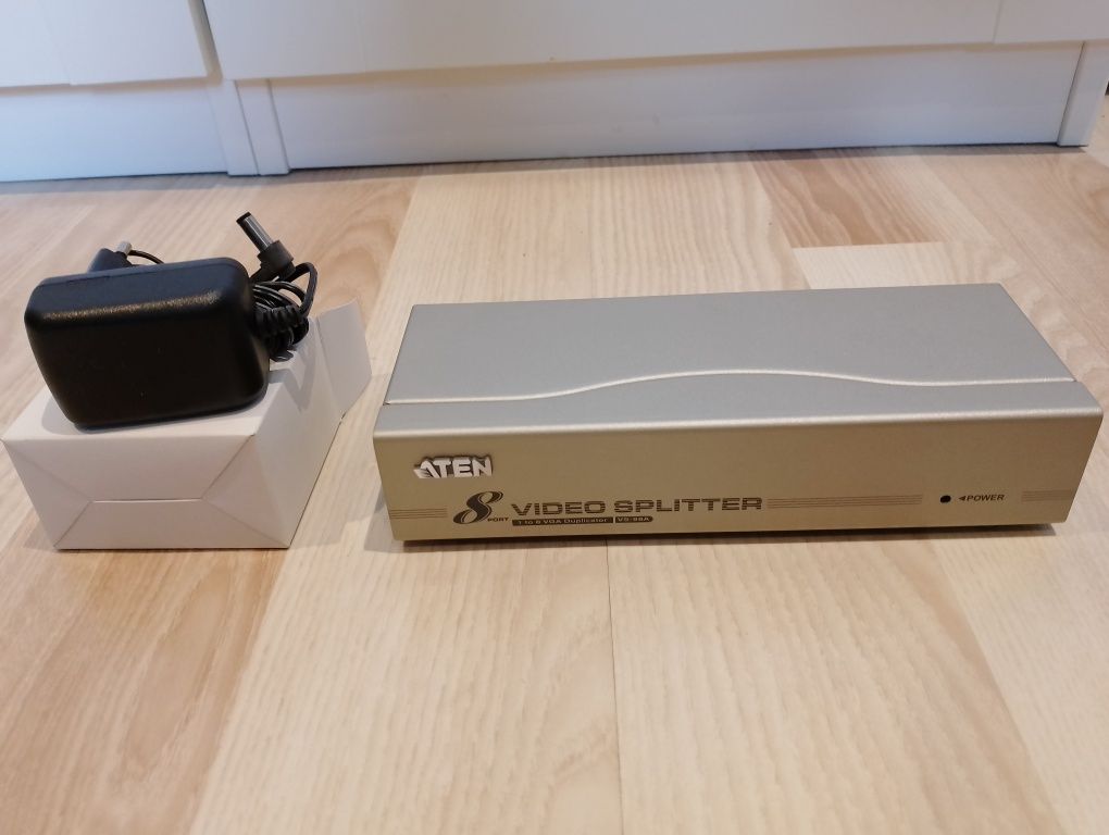 Spliter SVGA x 8 ATEN model VS-98A