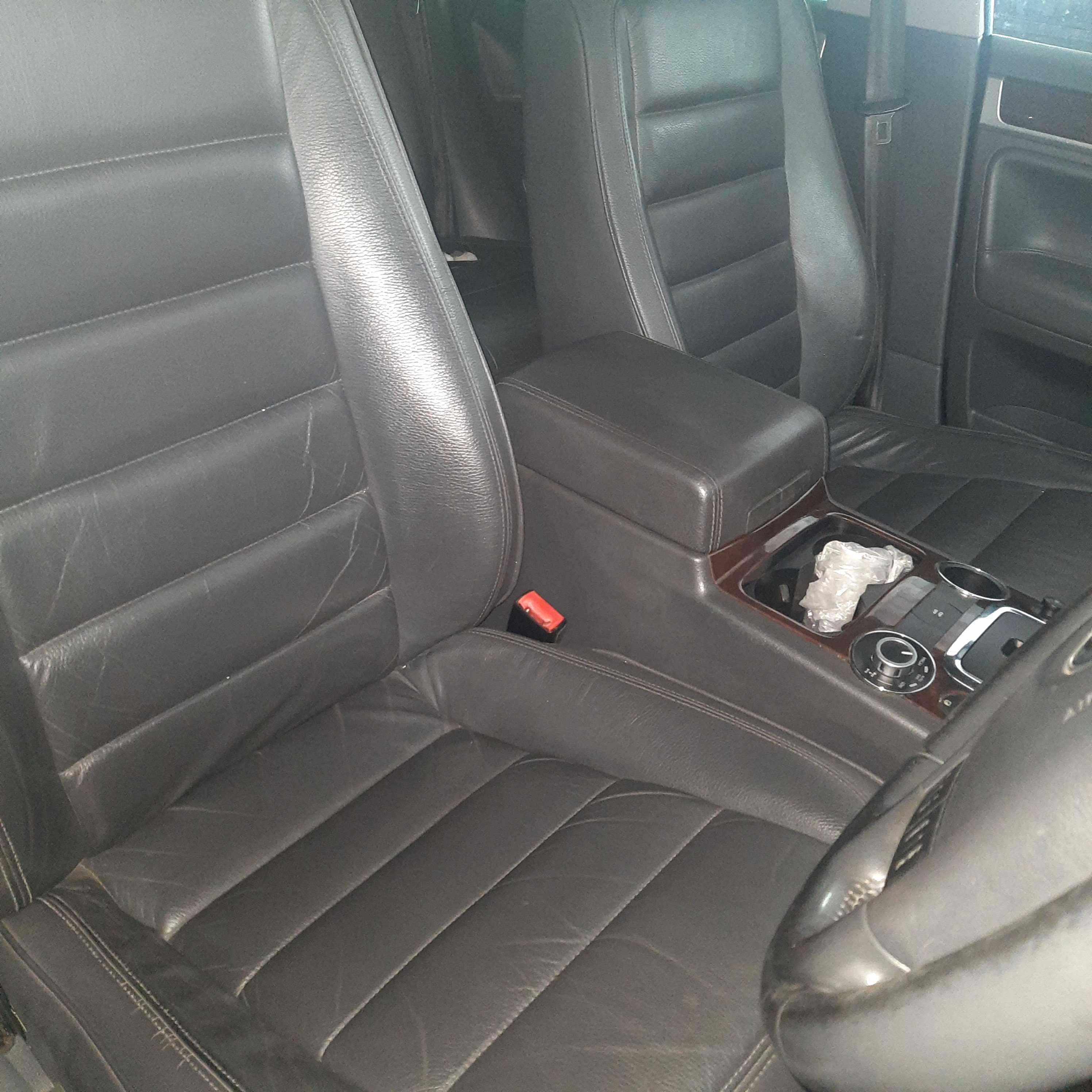 Салон, сидіння, карти дверей Volkswagen Touareg 3,0, дизель 2006 рік
