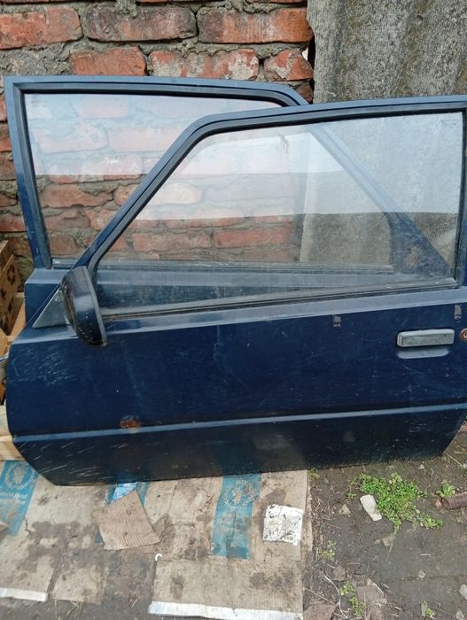 Продам двери на таврию