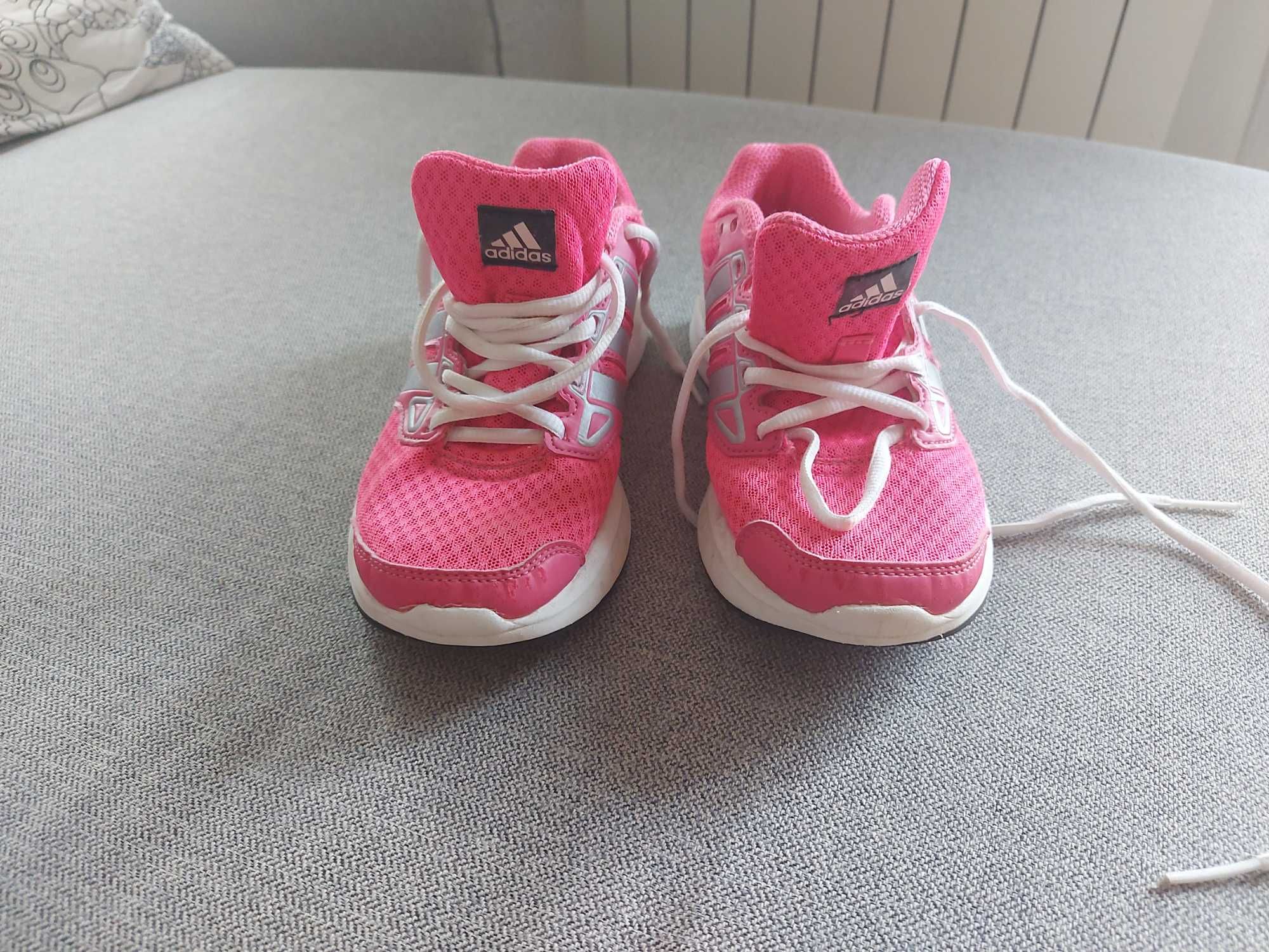 Vende-se Tenis Adidas de Runnig de cor Ros