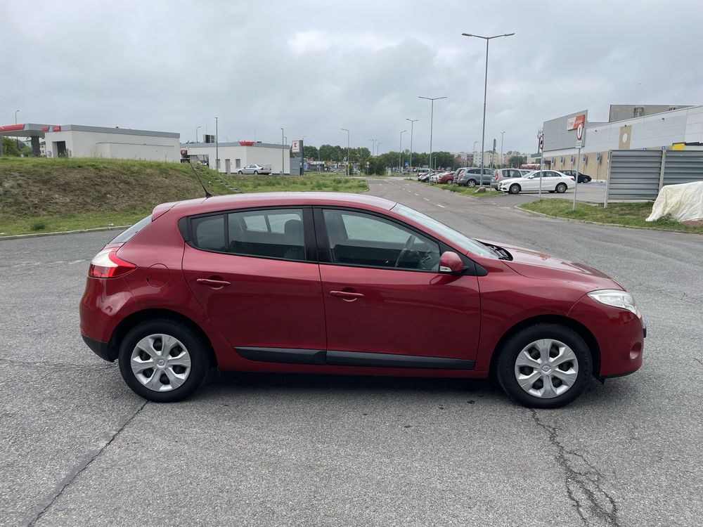 RENAULT MEGANE ** 1.6b ** 09r ** ZADBANA ** Niski przebieg ** 6l/100km