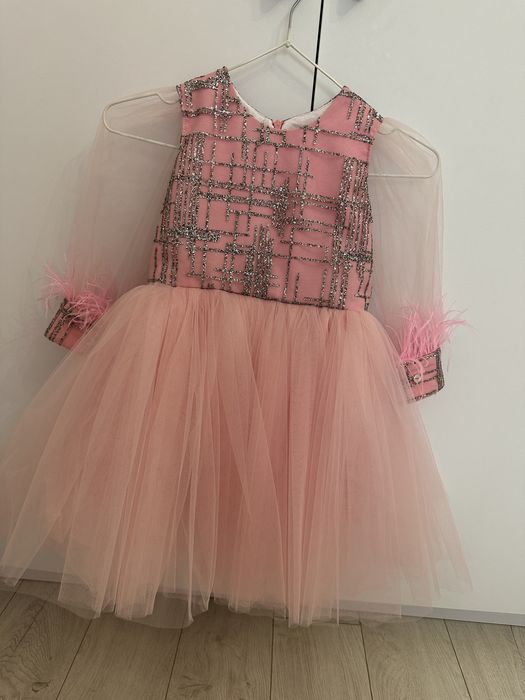 Святкова сукня для дівчинки