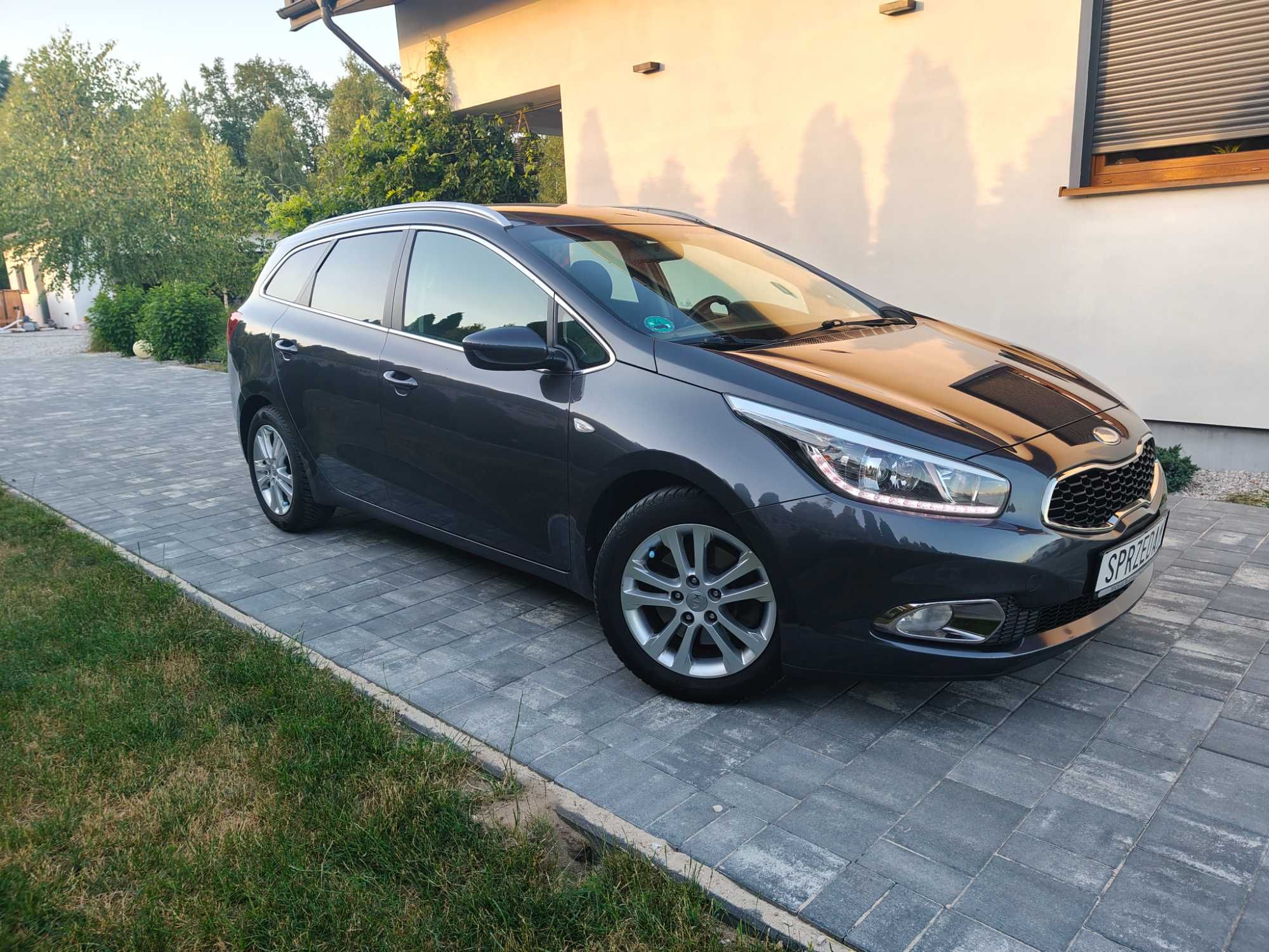 Kia Cee'd 2013 1.4 Benz, Webasto