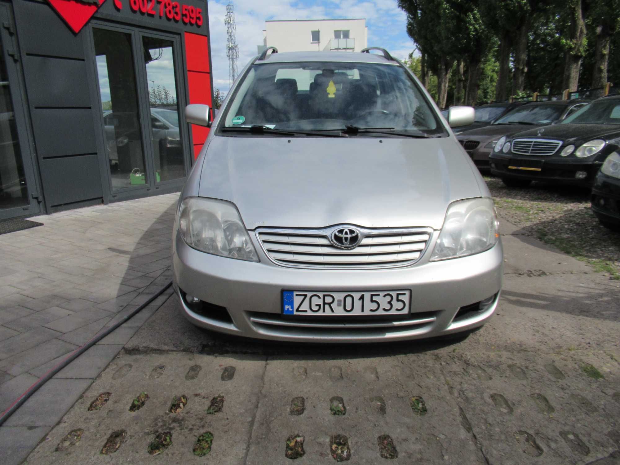 Toyota Corolla Kombi 1.4 D 90km srebrny 2005r Combi zarejestrowany