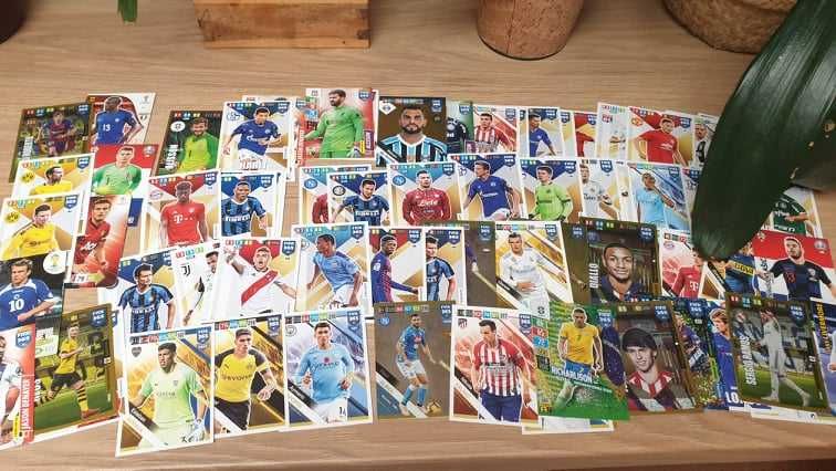 karty piłkarskie różne kolekcje