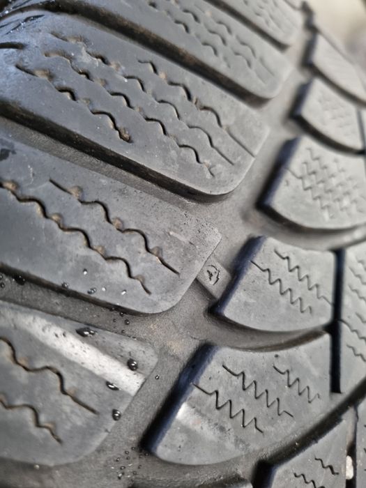 Opony zimowe DUNLOP sp winter sport 255/45/R20