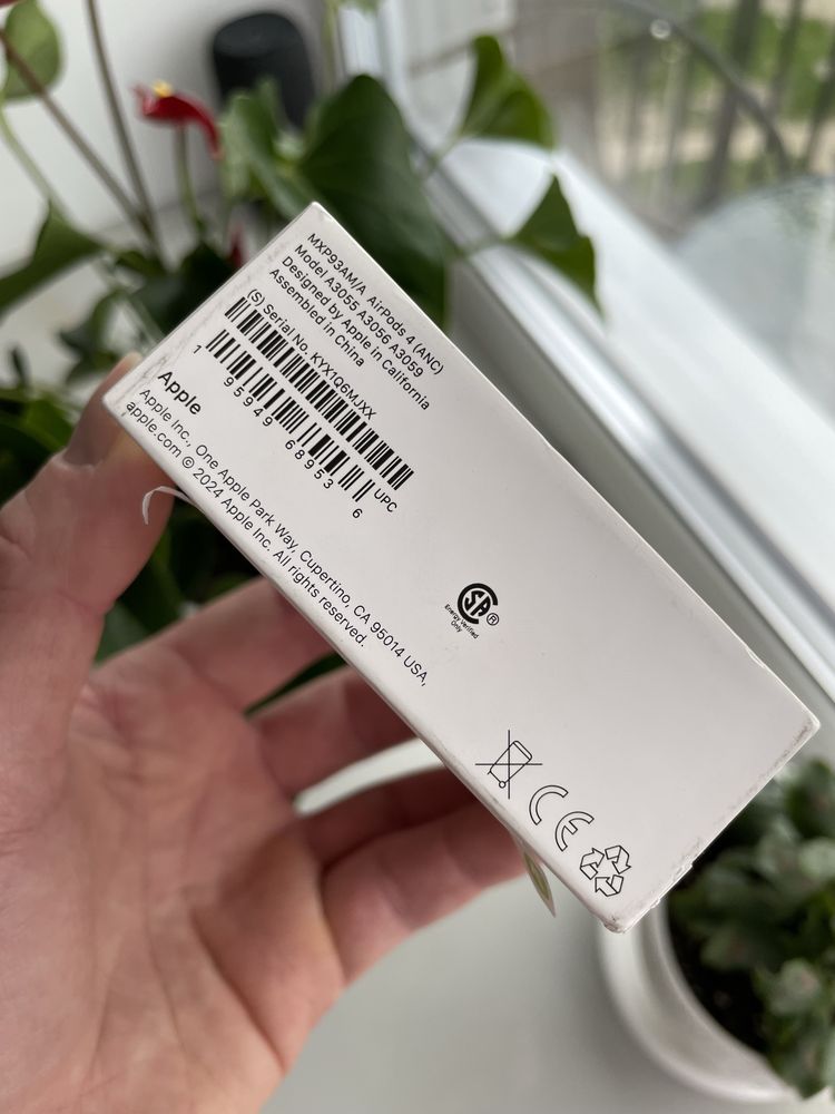 Нові Apple AirPods 4 Active Noise Cancellation MXP93AM/A