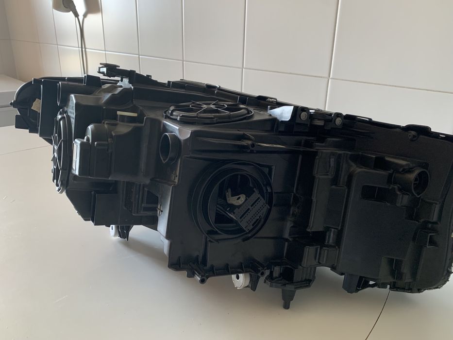 Farol BMW esquerdo Adaptive LED Série 5