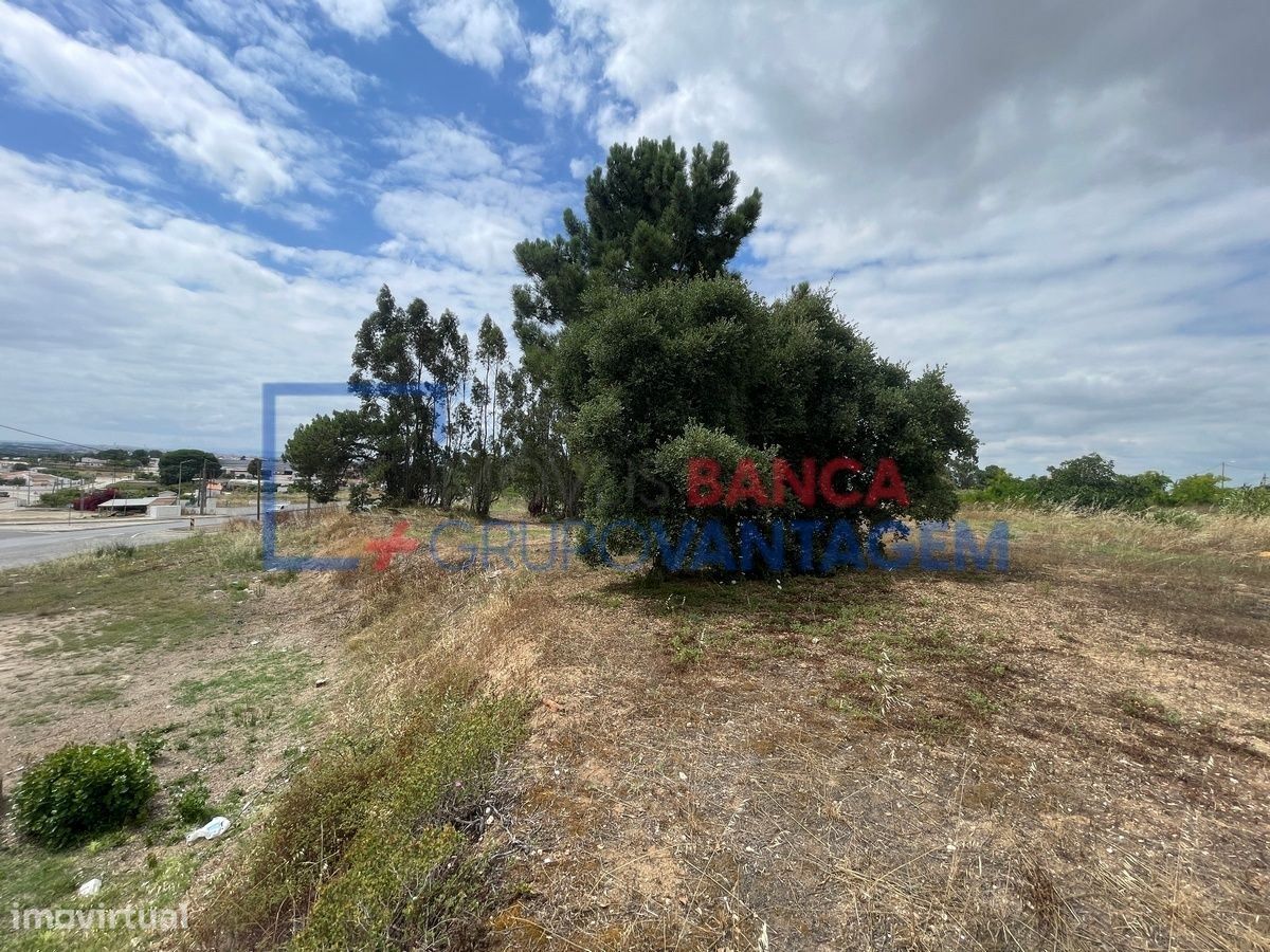Terreno Rústico com 16.040m2 para construção na Moita