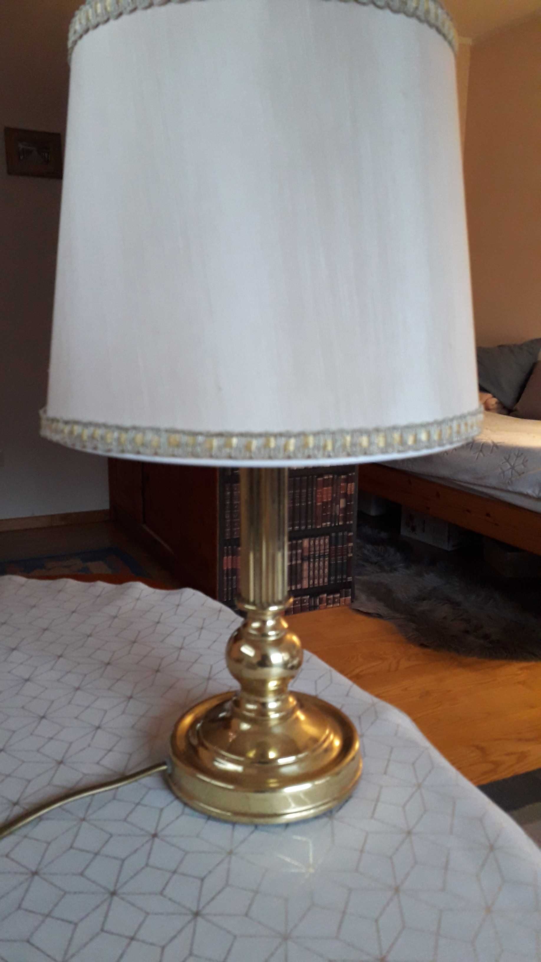 stara lampa mosiężna stołowa