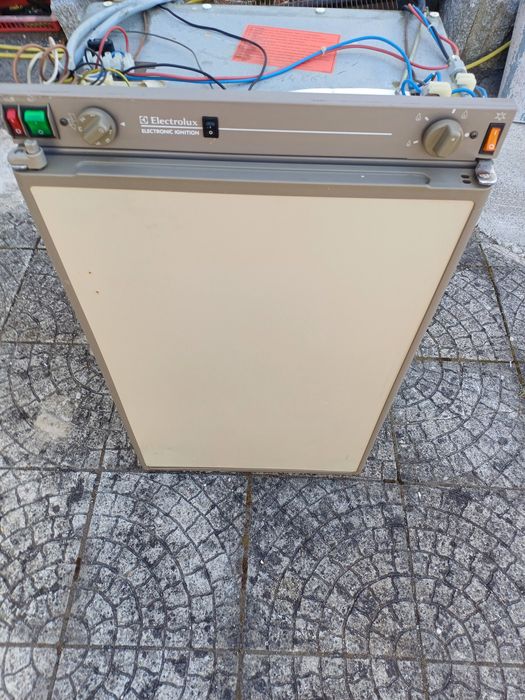 Frigorífico a gaz - 12v - 220v