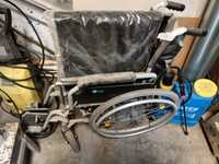 Wózek inwalidzki nieużywany.