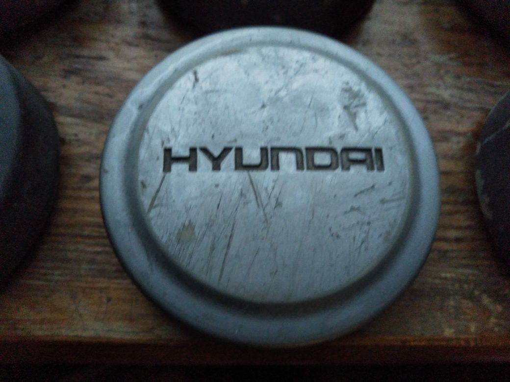 Колпачки в диски автомобиля Hyundai