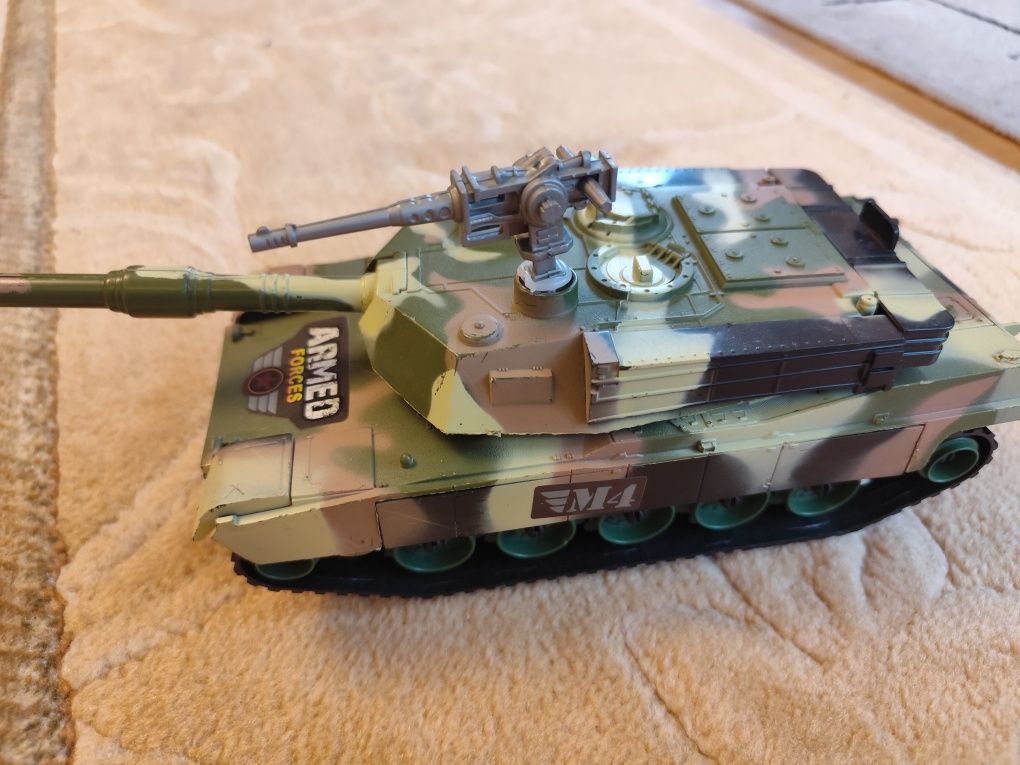 Zestaw militarny 3+ czołg moro gratis