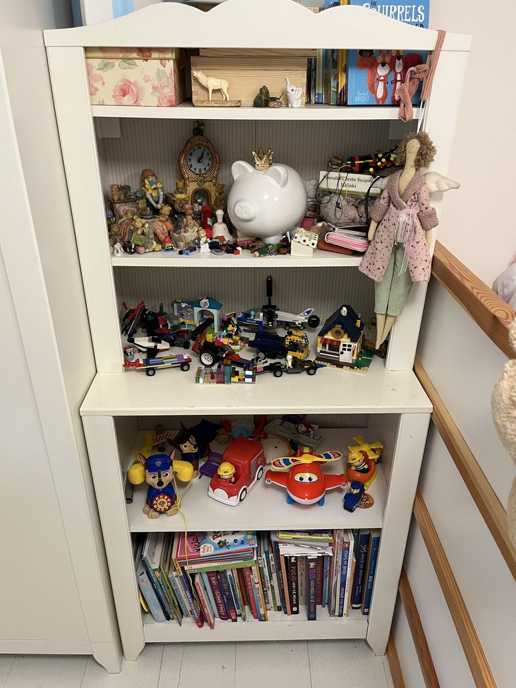 Regał IKEA HENSVIK do pokoju dziecięcego