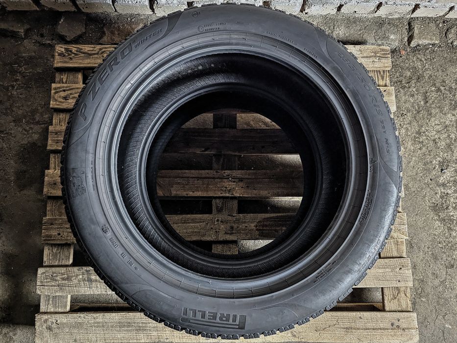 Зимова пара 235/50r19 Pirelli | 2022 | 7mm | Italy | Преміум шини