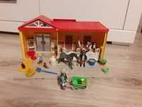 Stajnia- walizka. Playmobil