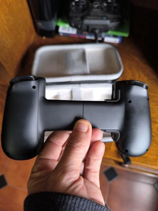 Backbone Iphone controller