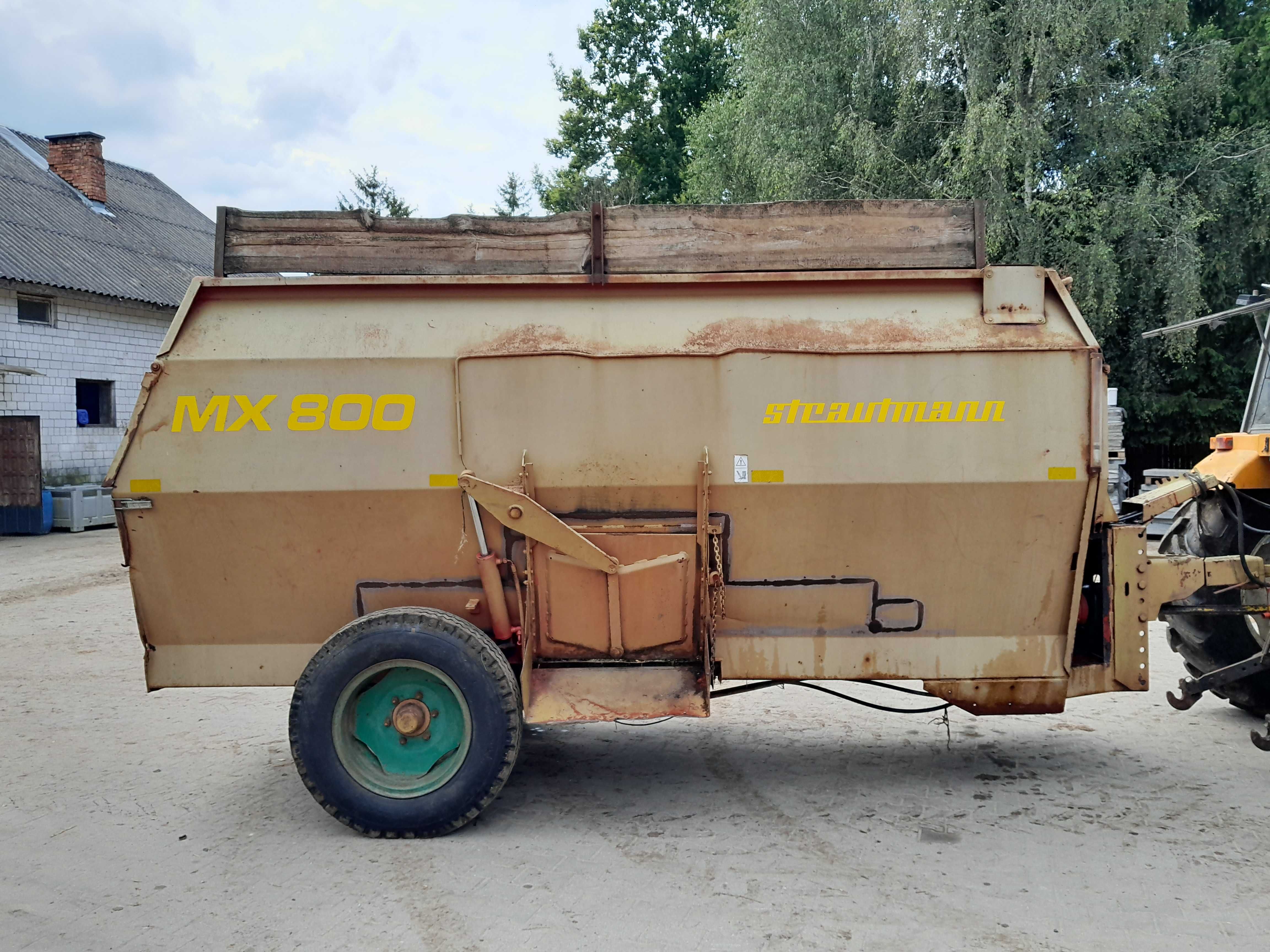 Wóz paszowy strautmann MX 900
