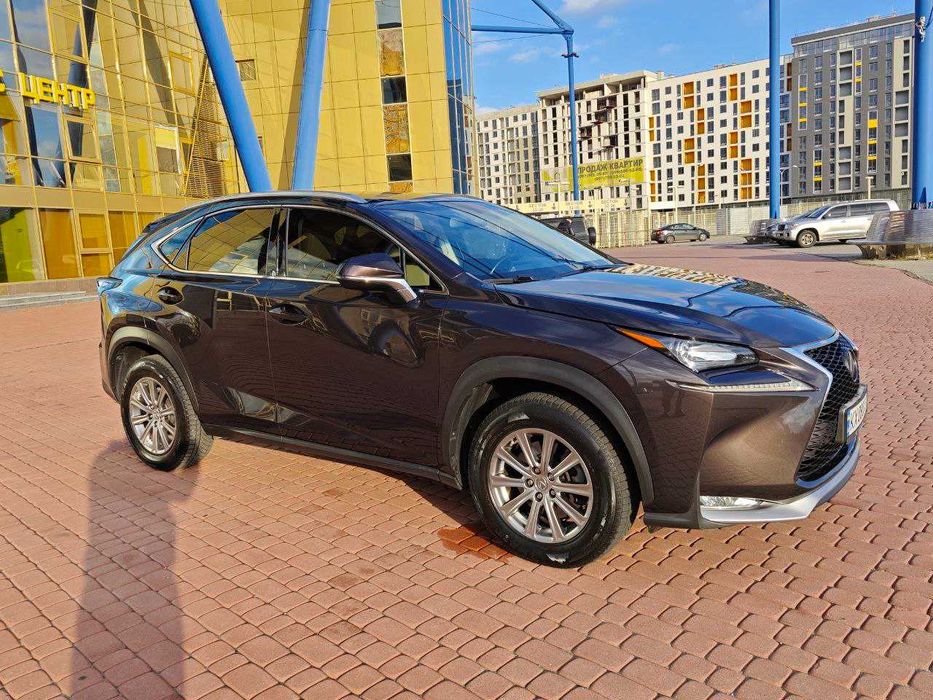 Продам Lexus NX 200t