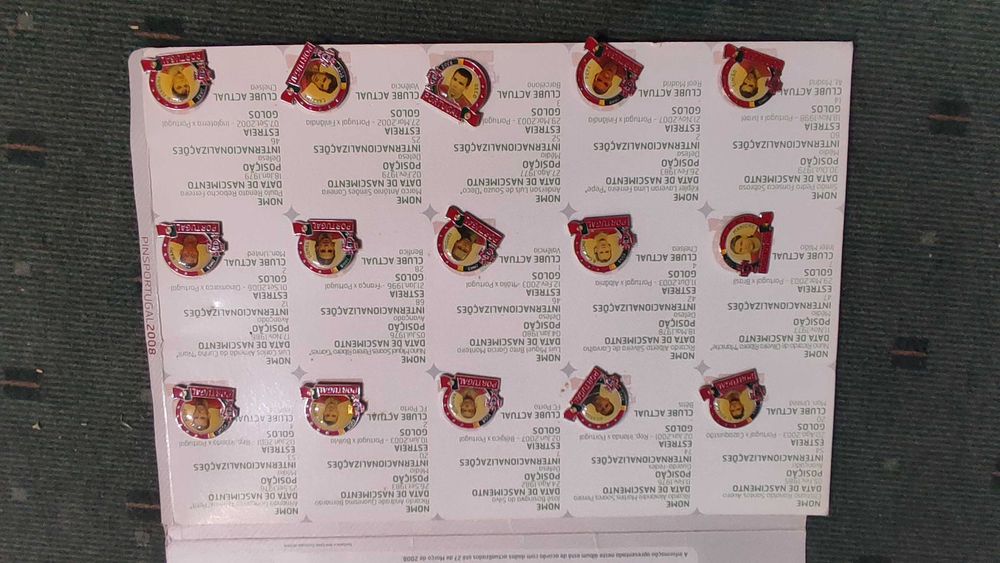Coleção completa de 15 Pins + Poster Euro 2008 - Jornal O Jogo