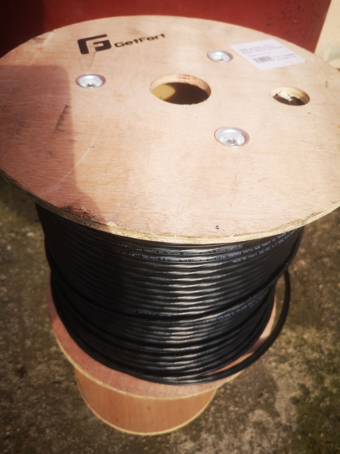 Kabel u/utp Cat6, Kat.6, z linką nośną, suchy