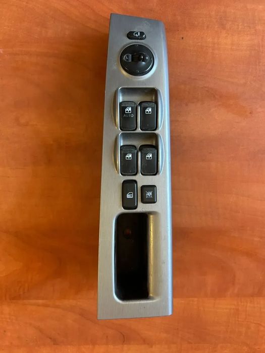 Przycisk sterowania szyb lewych przednich drzwi KIA SORENTO