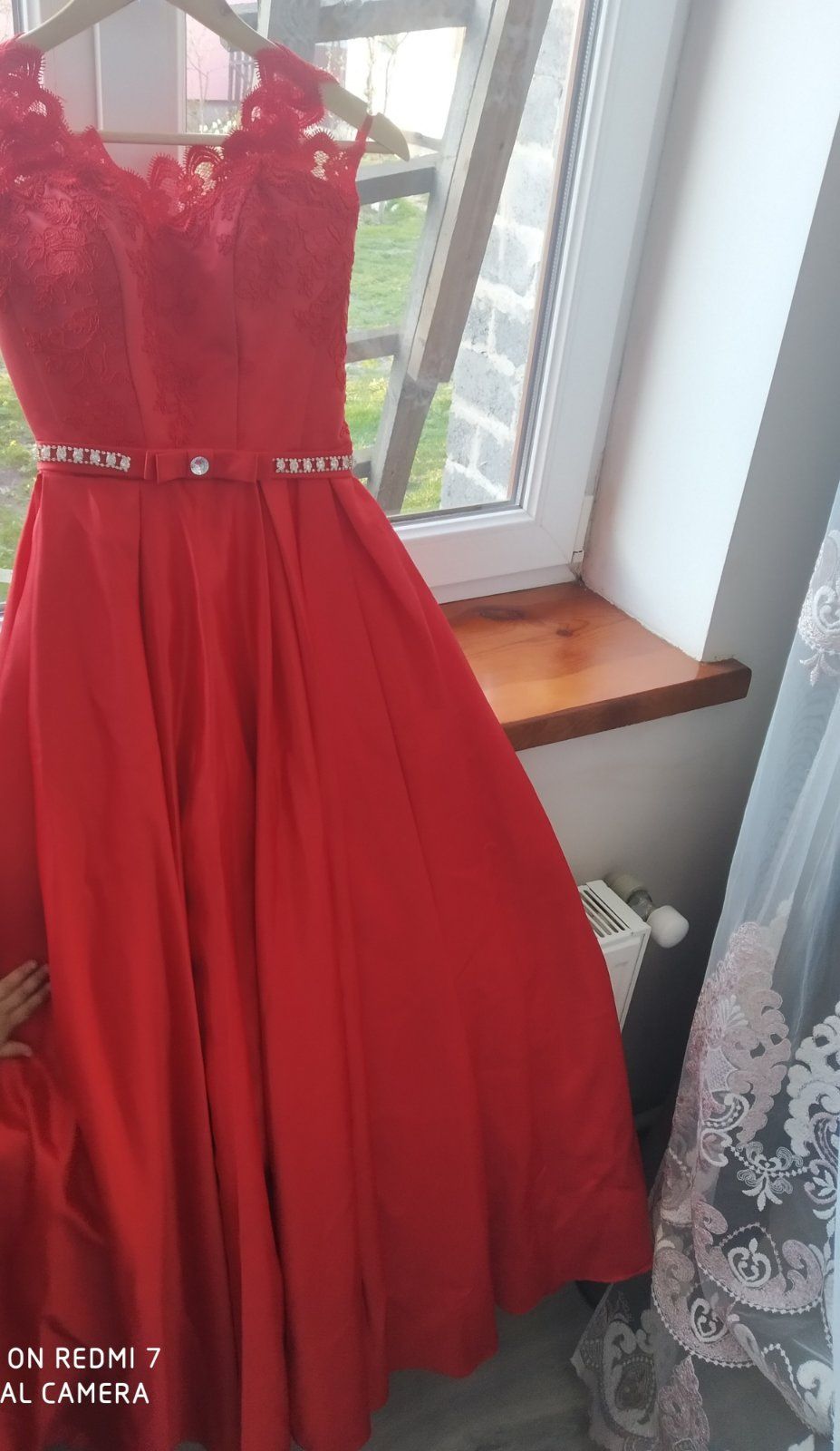 Сукня випускна червона