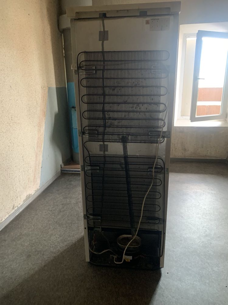 Холодильник Snaige
