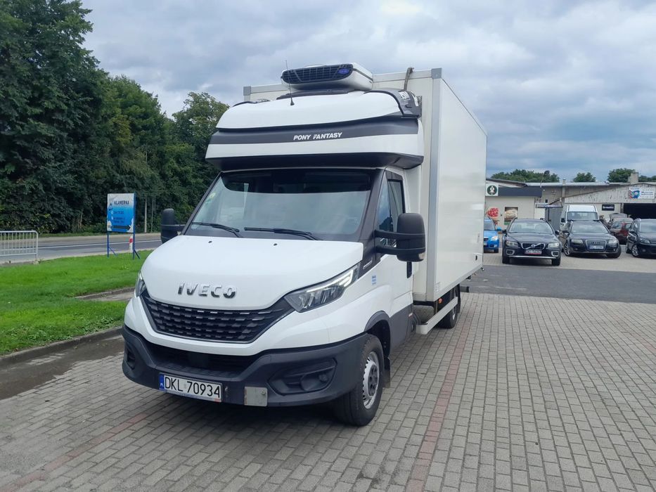 Iveco Daily  35S18 Himatic 3.0 180KM Carrier Viento 350+ Webasto winda Bar 750