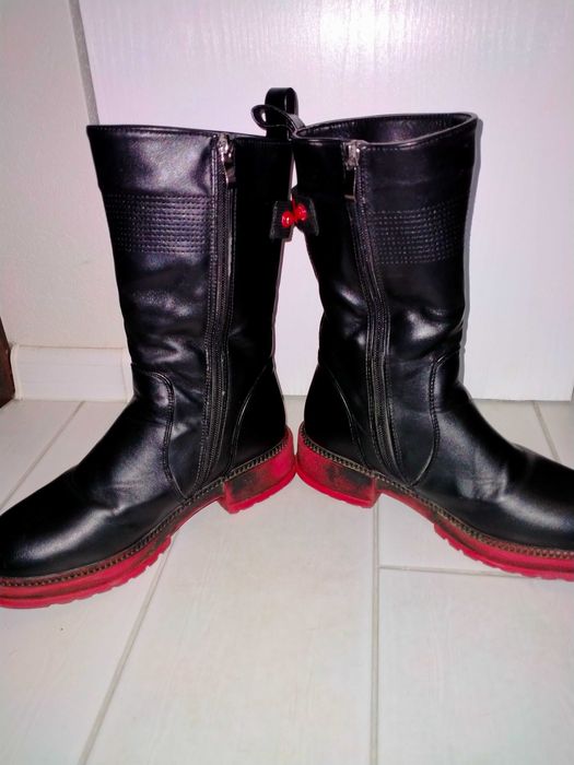 Зимові чоботи (сапожки), 37 р., устілка 23-23,4 см