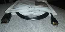 Kabel HDMI - display Port lub DVI.Łączy laptop z monitorem lub TV.vga