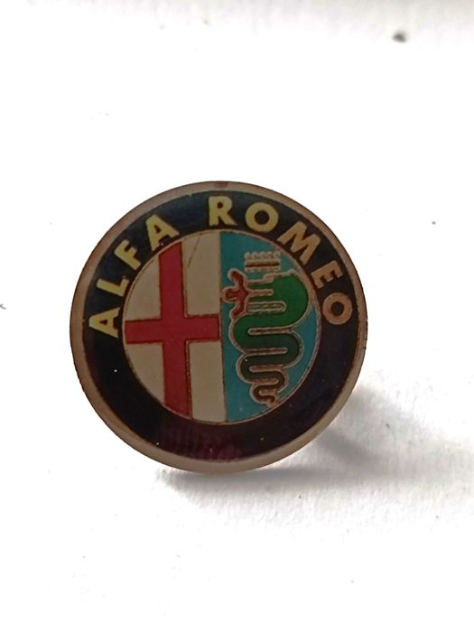 Pin antigo da Alfa Romeo