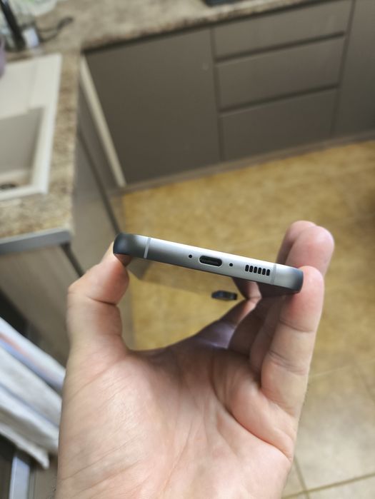 Samsung S23 FE 8/128 ideal