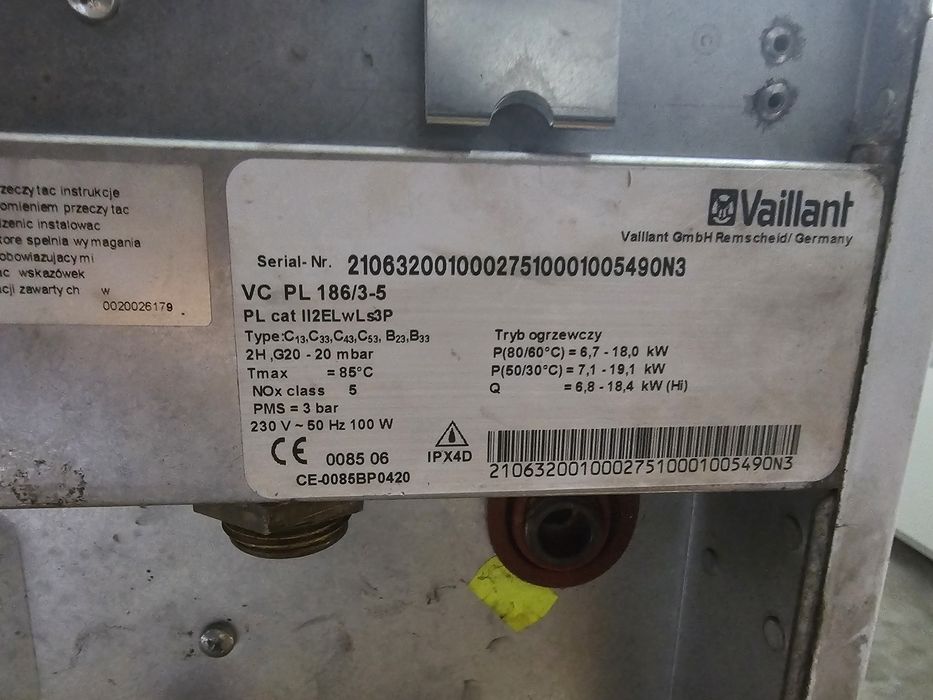 Sprzedam piec gazowy Vaillant z duzym zasobnikiem na wode.
