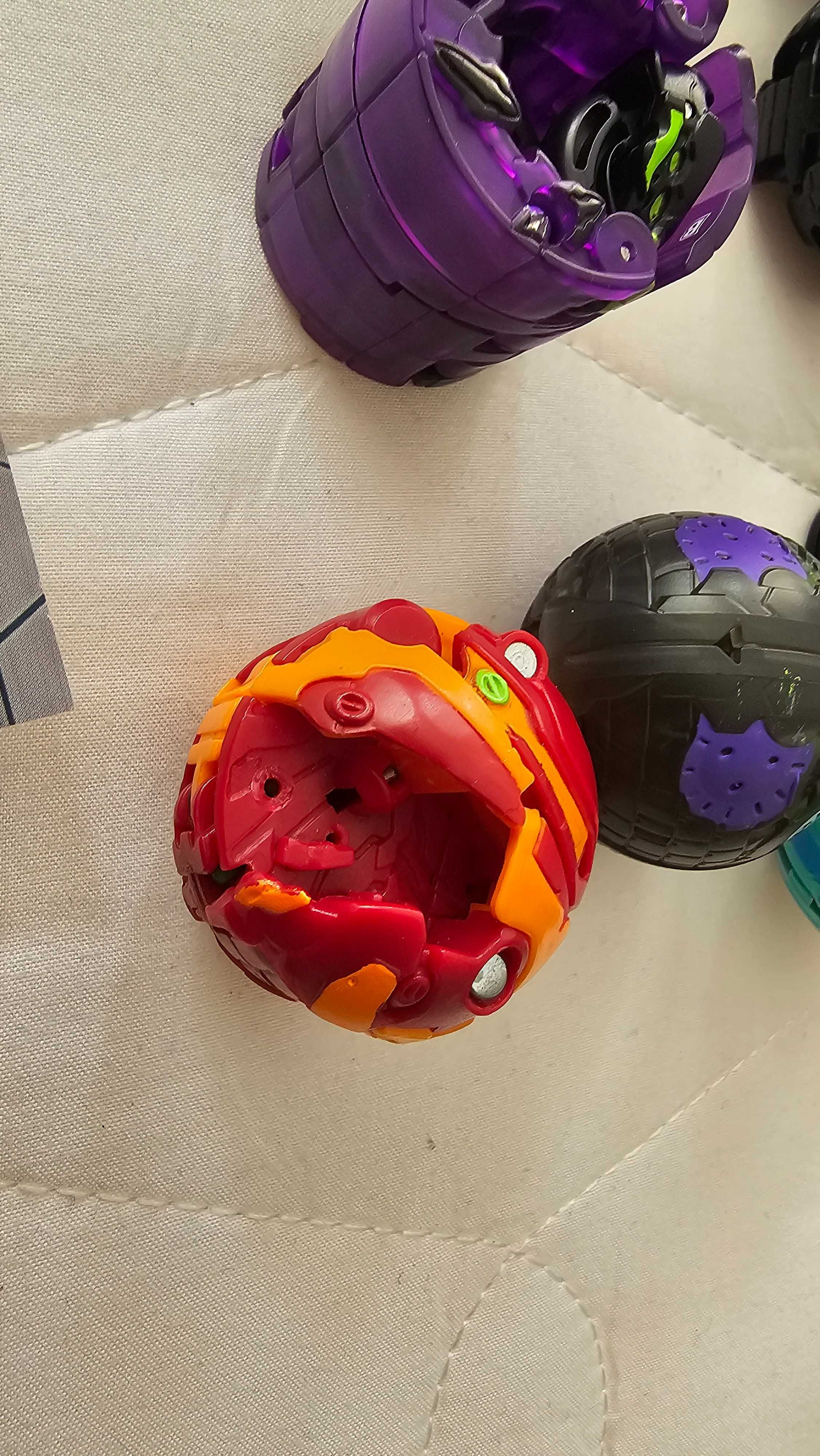 BAKUGAN zestaw figurek z mata do gry + karty