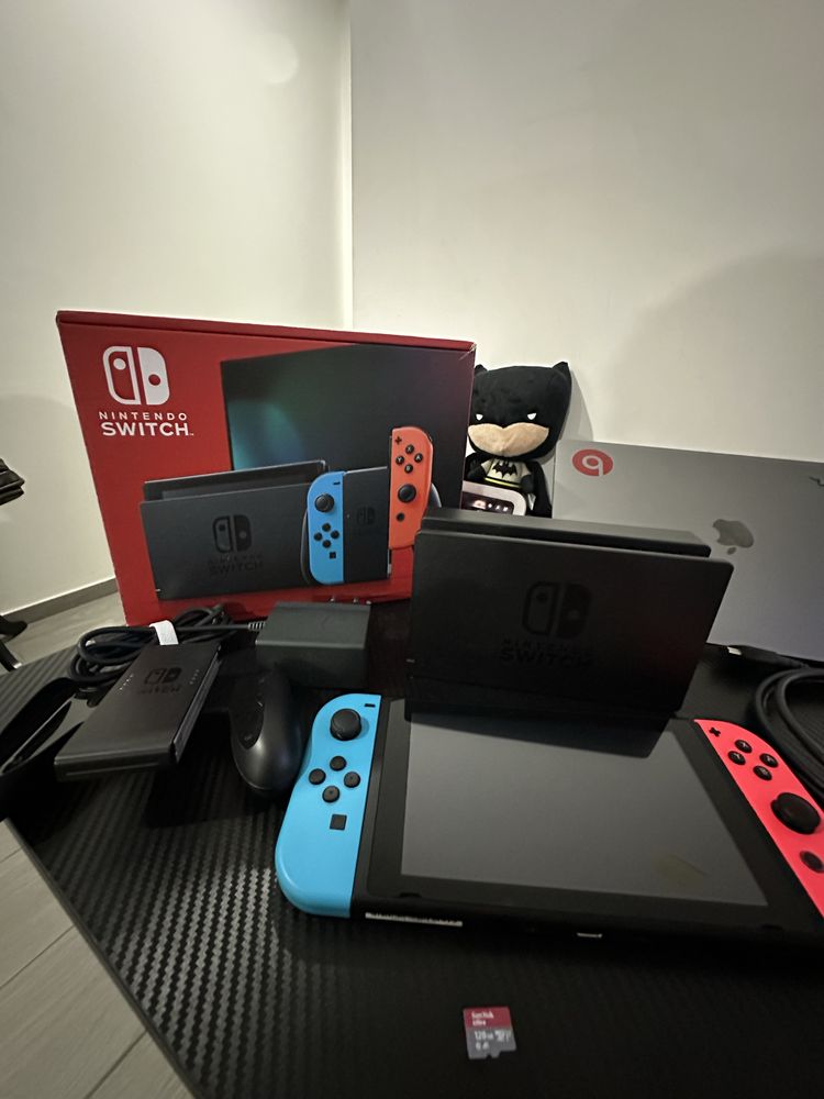 Nintendo Switch V2 Padrão + microSD 128GB