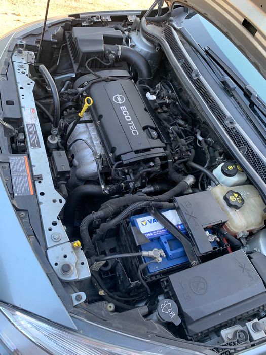 Opel Astra Sports Tourer 2011 1.6л