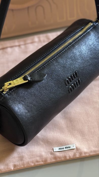 Шкіряна сумка Miu Miu