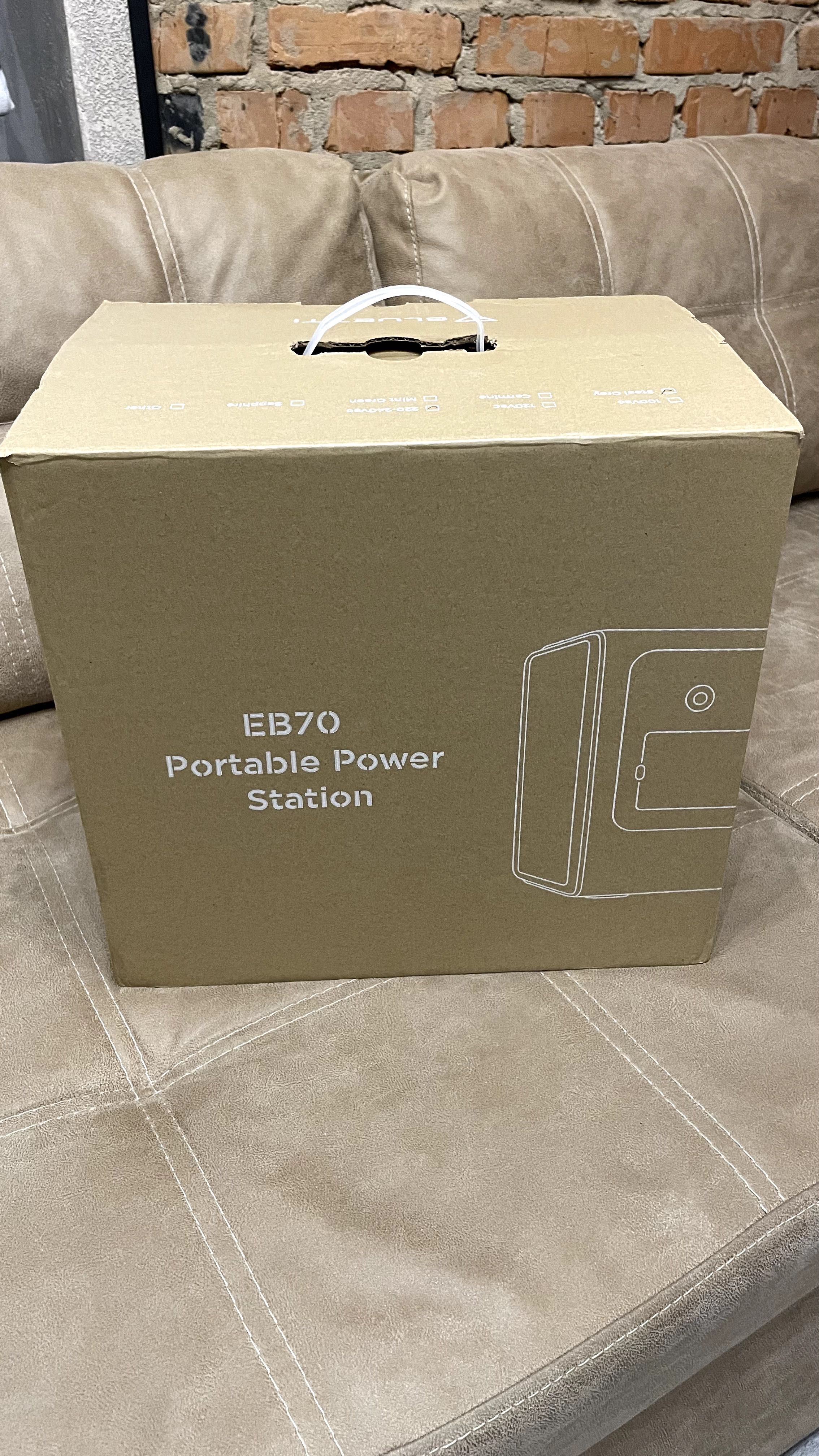 Зарядна станція Bluetti EB70