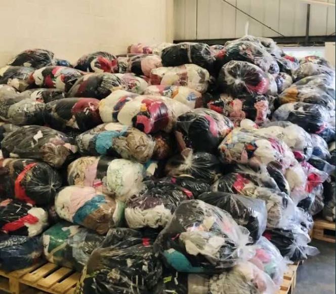 Odzież używana 1 klasy 1 gatunek PIĘKNA secondhand ubrania ciuchy