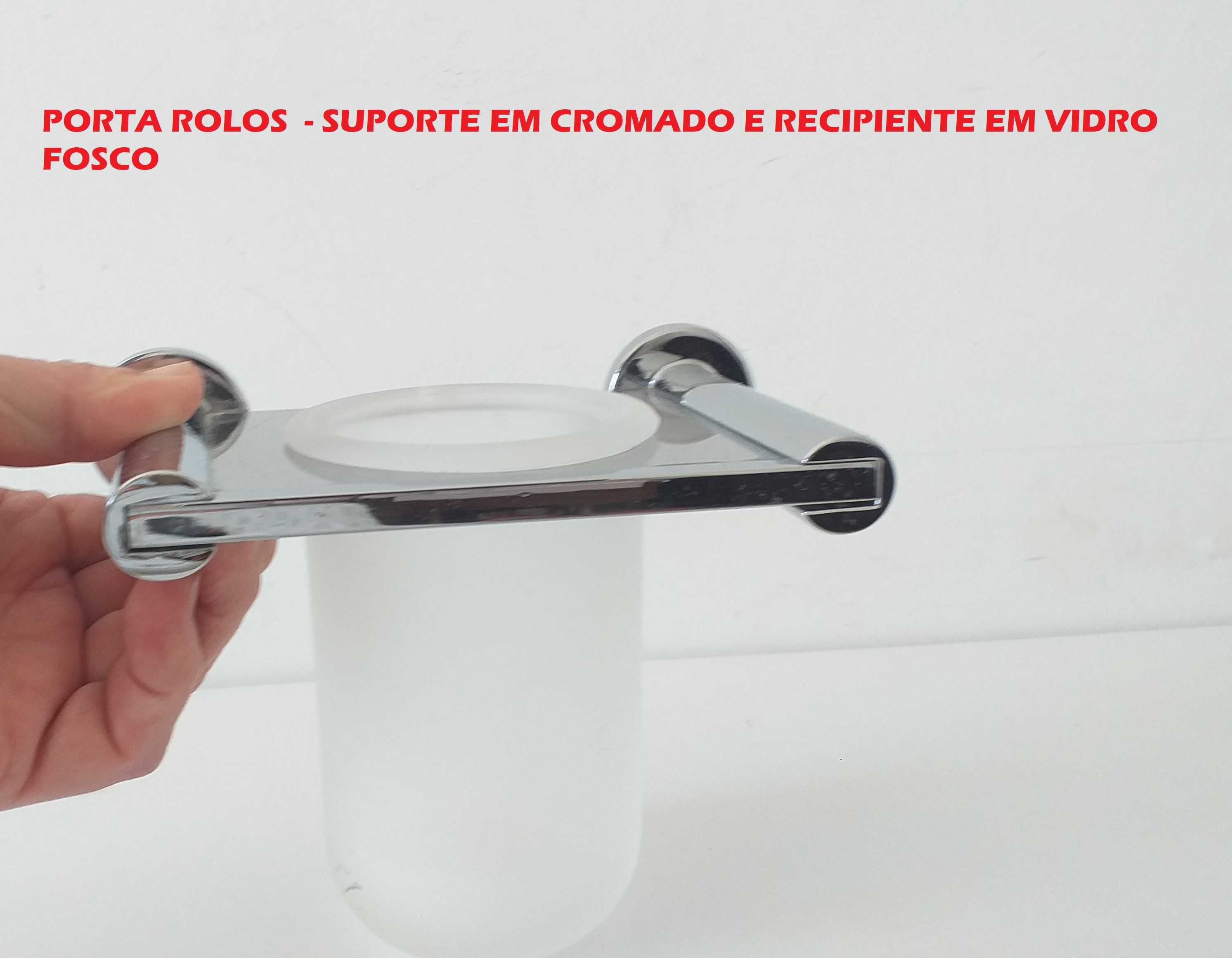 Acessórios de casa de banho usados mas em bom estado.  Peças desde 6 €