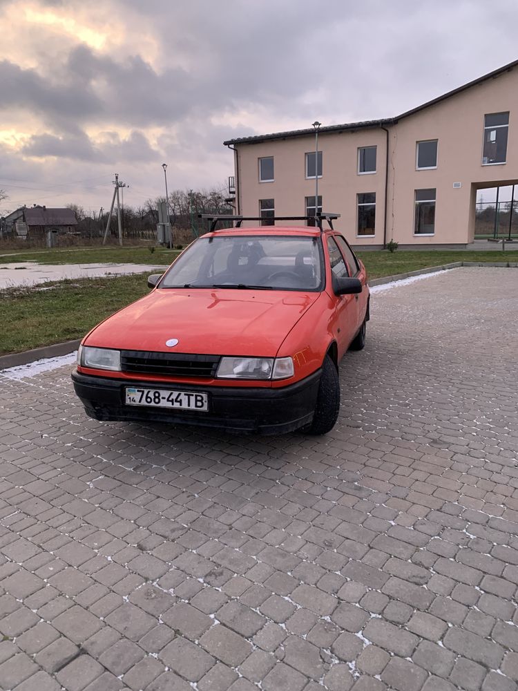 терміново Opel vectra 1989