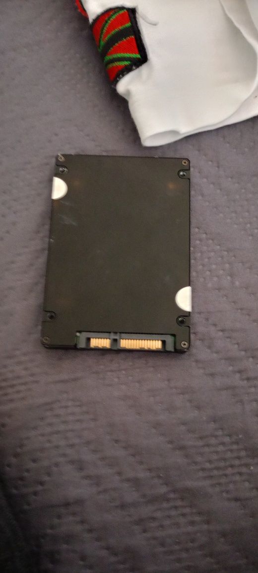 szybki dysk ssd corsare 115gb